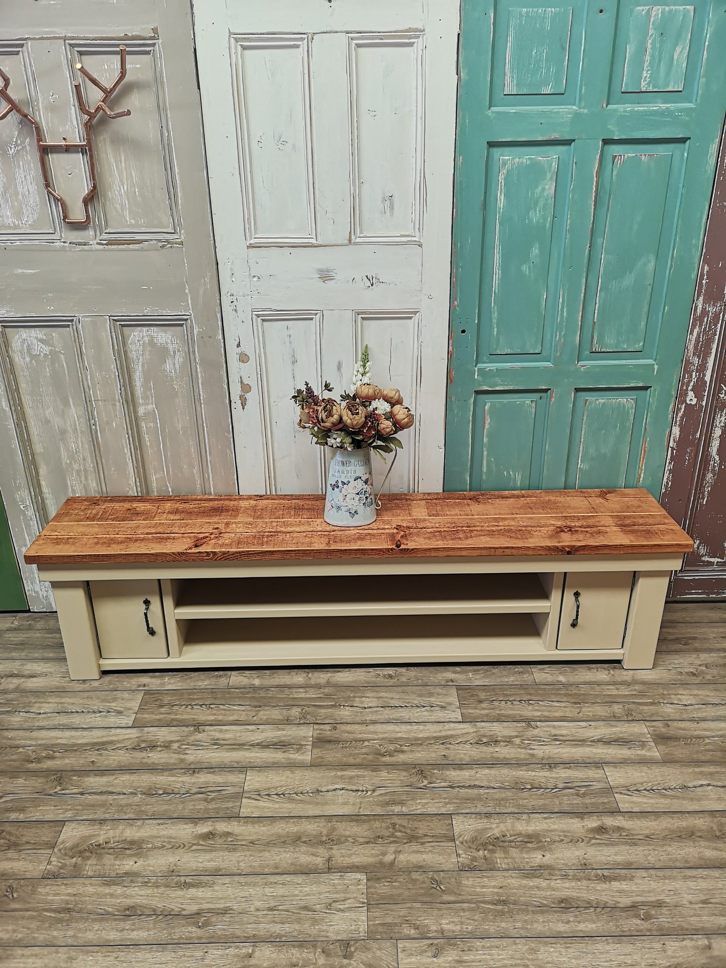 Size: Large - Medium Mahogany & Nut Nut Smoothie Solid