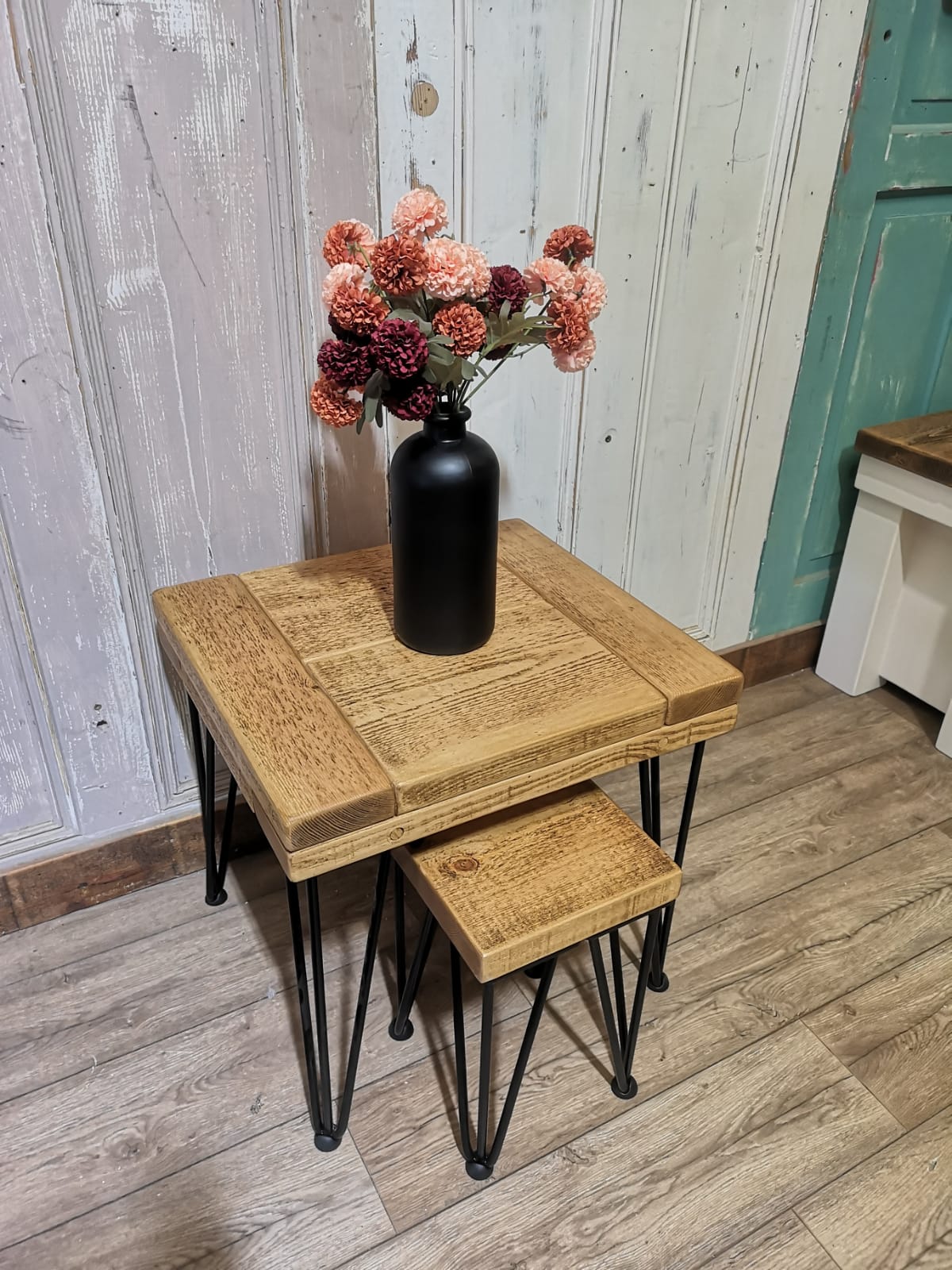Medium Oak with Black Legs