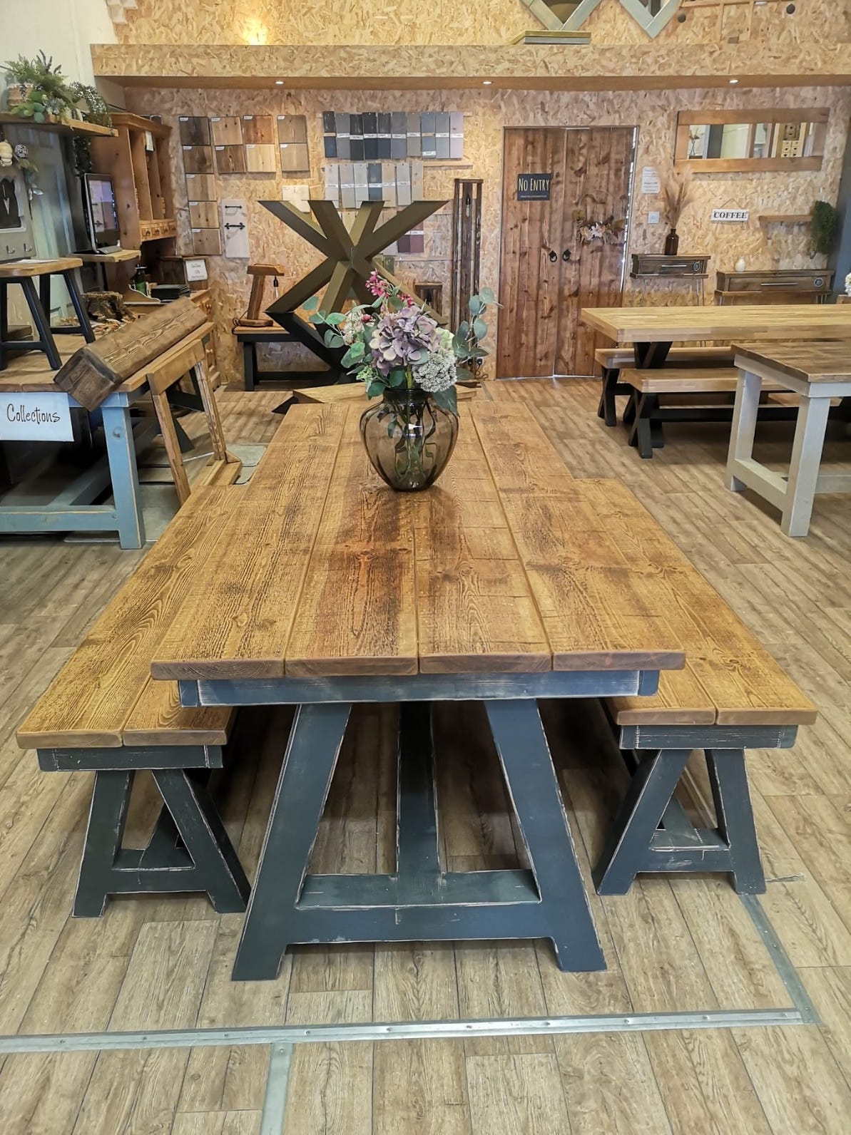 OUTLET - Trestle Dining Set