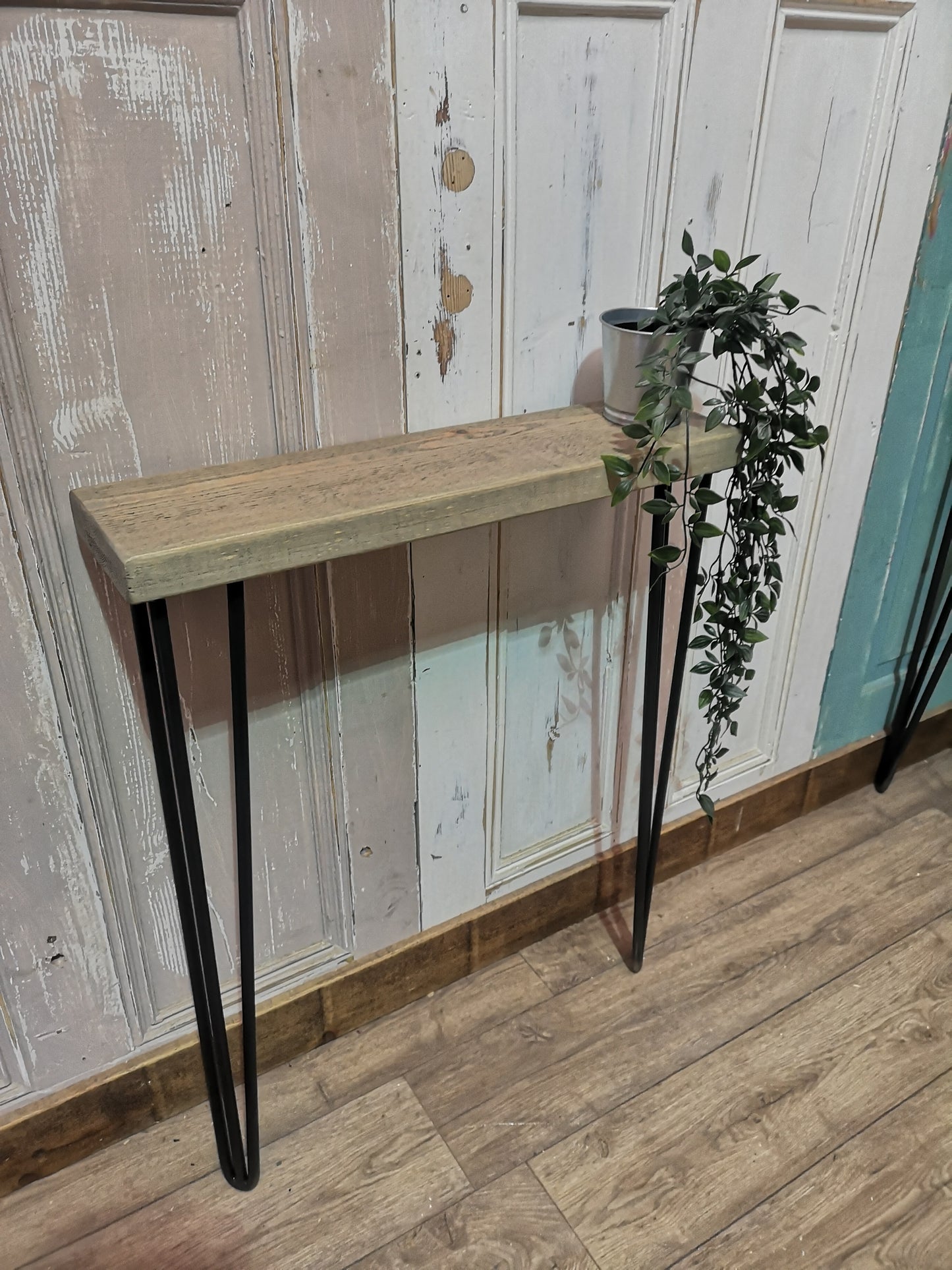 Hairpin Strip Console