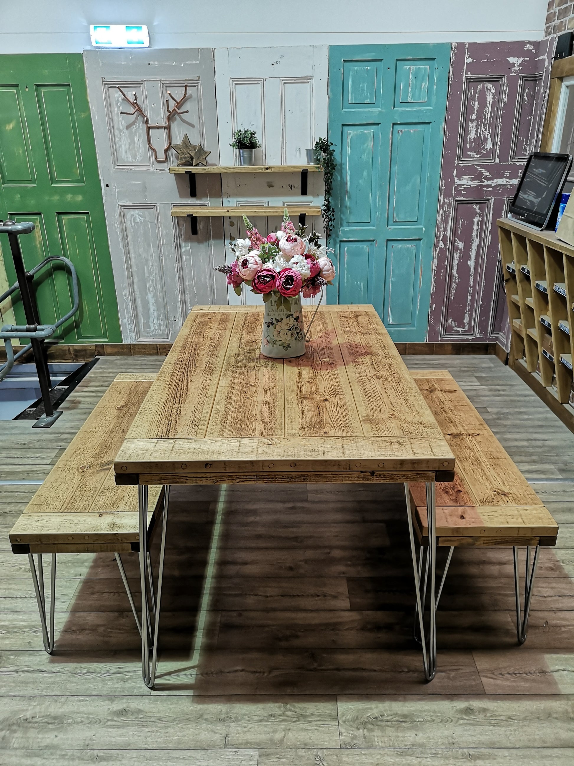 Medium Oak |& Chrome Legs