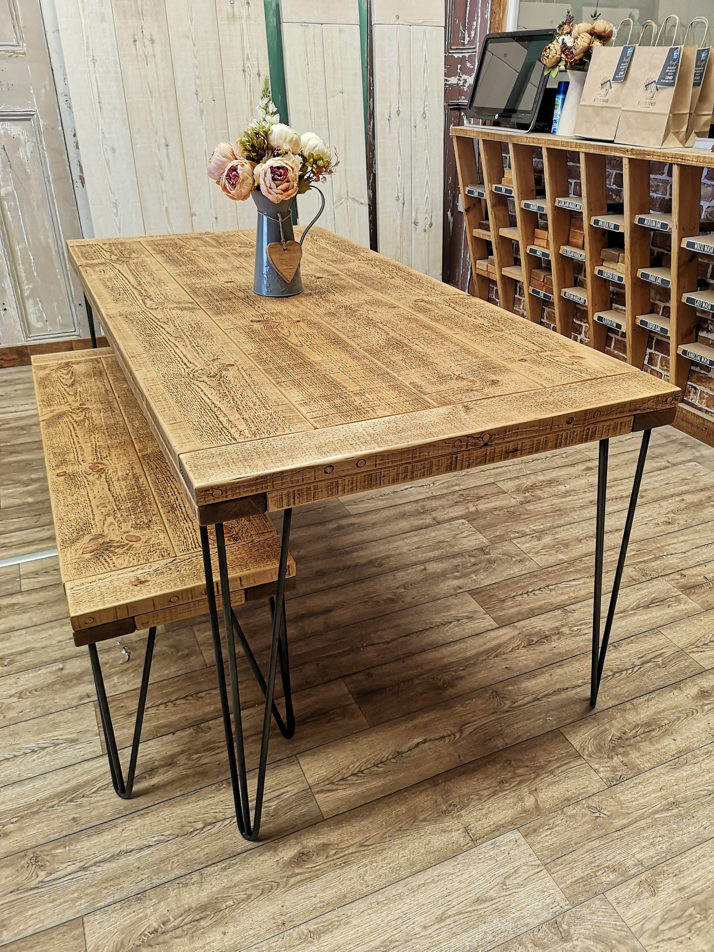 Medium Oak & Black Leg