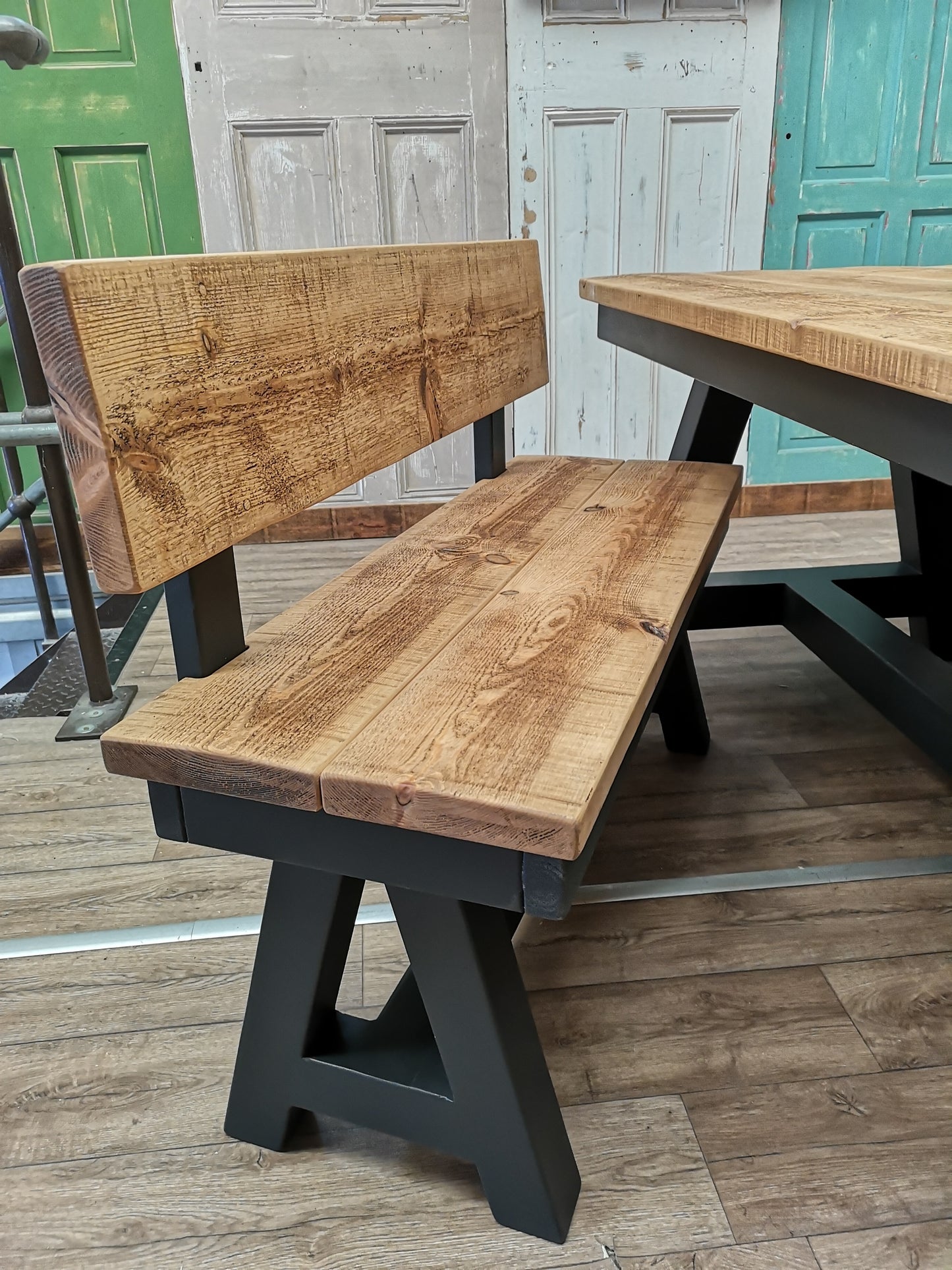 Medium Oak & Pitch Black