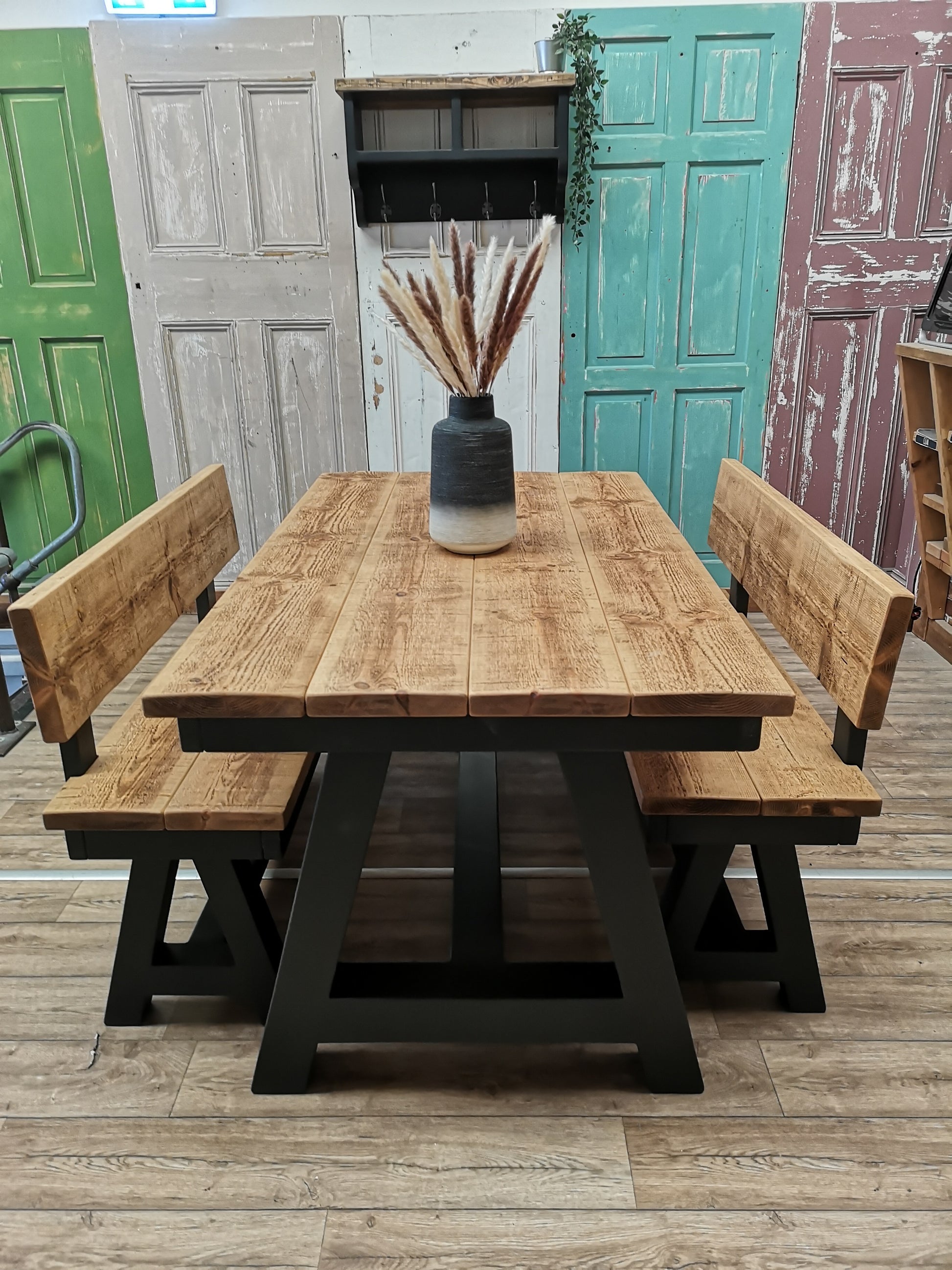 Medium Oak & Pitch Black