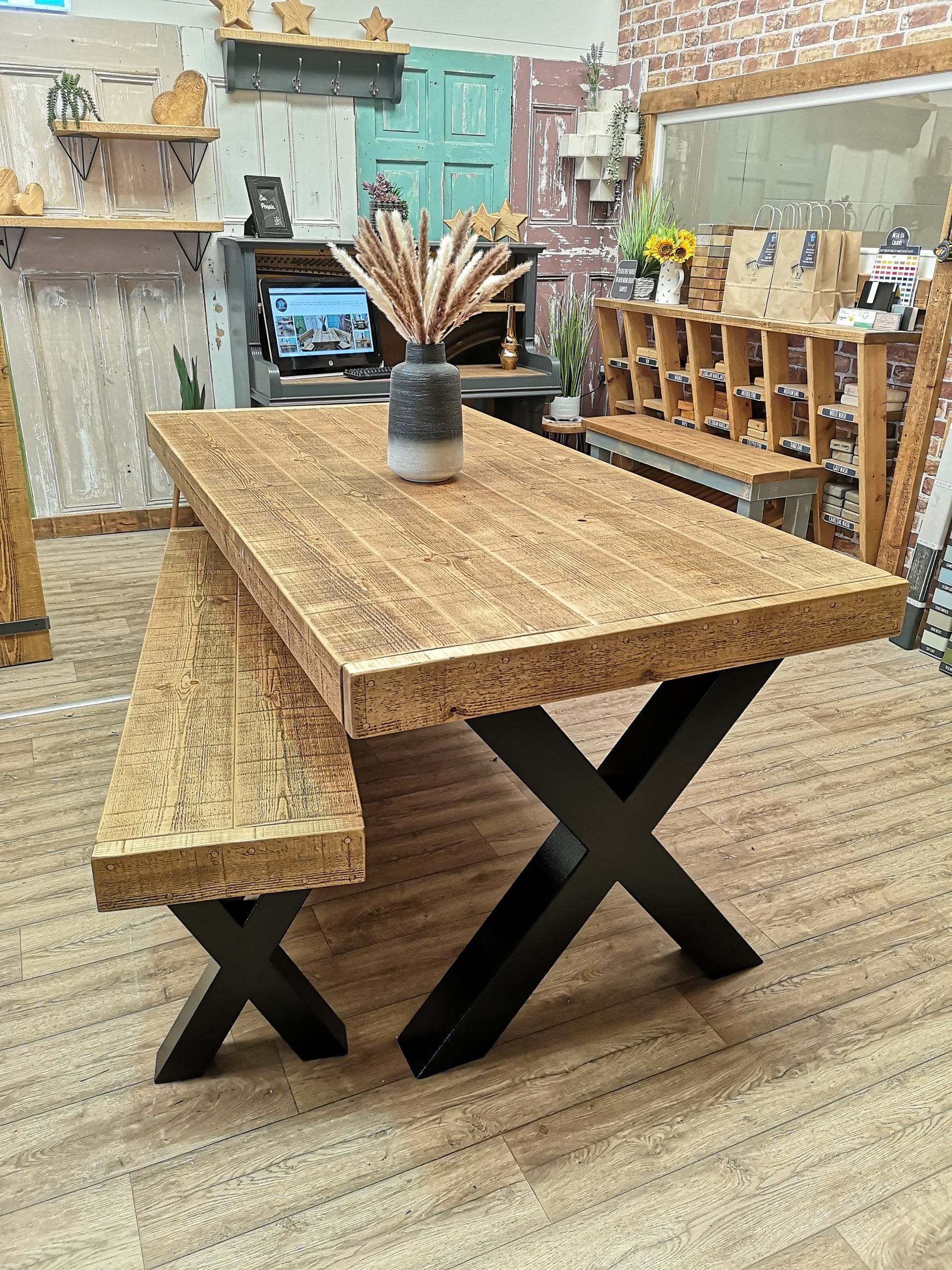 Medium Oak & Pitch Black (solid)