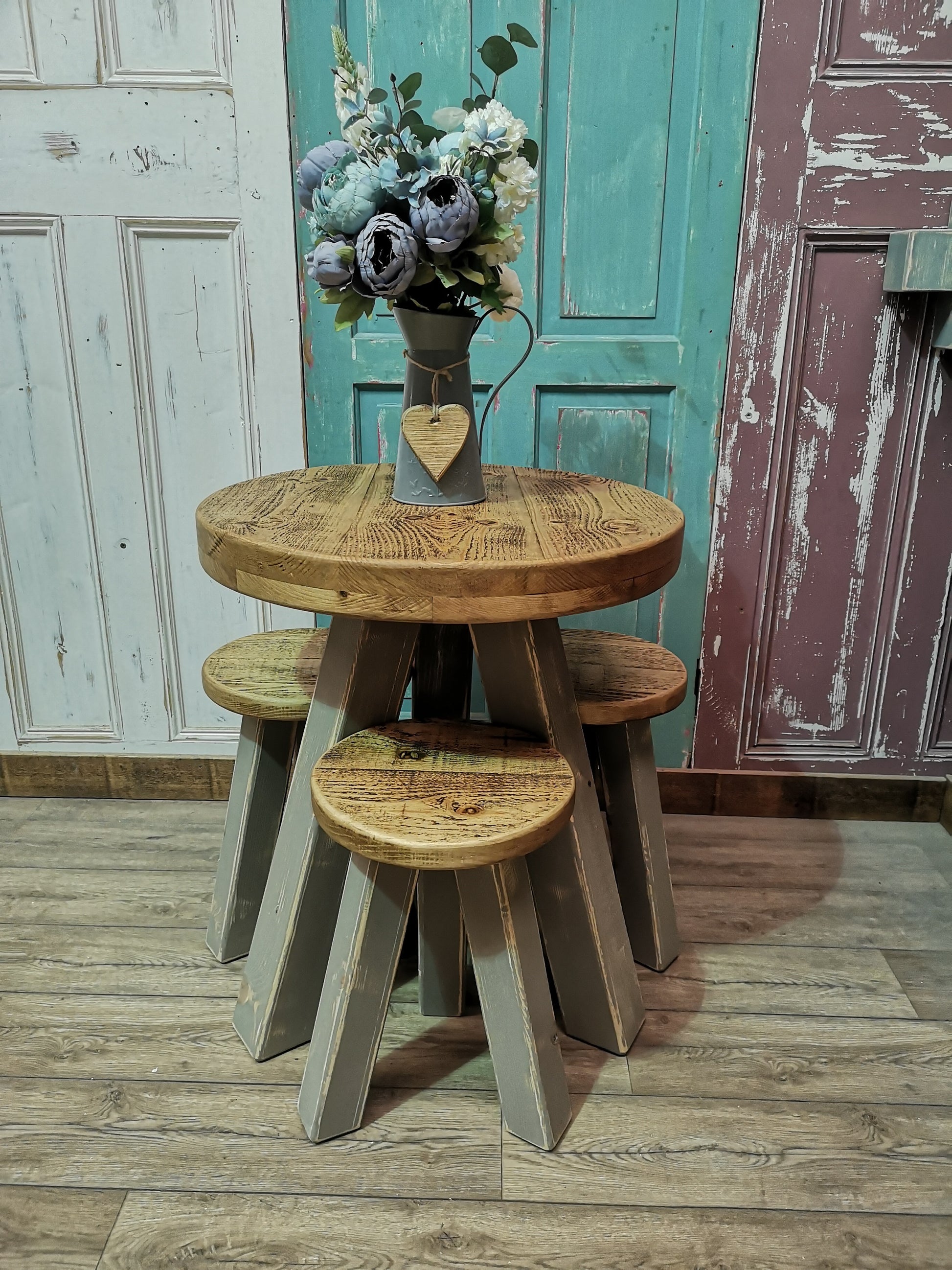 Medium Oak & Shore Rocks (Shab)