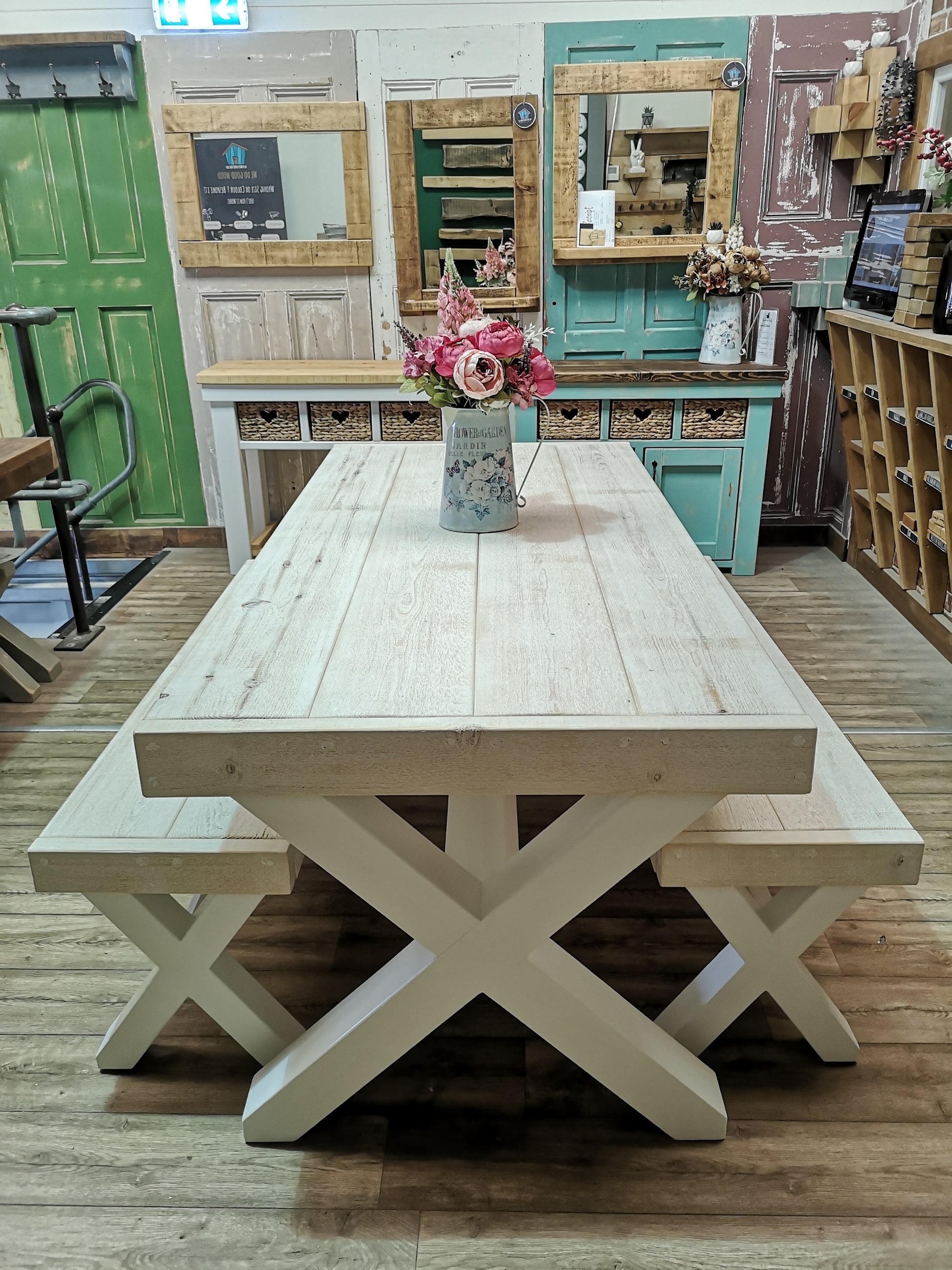 White Wash & White White 