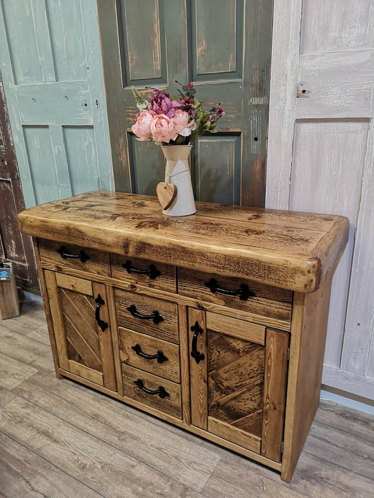 Sie: Large. Jacobean with Black Fleur de Lys