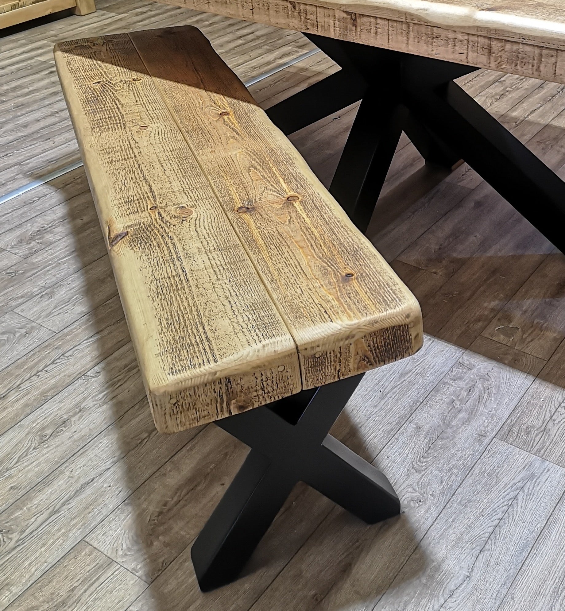 Medium Oak & Pitch Black