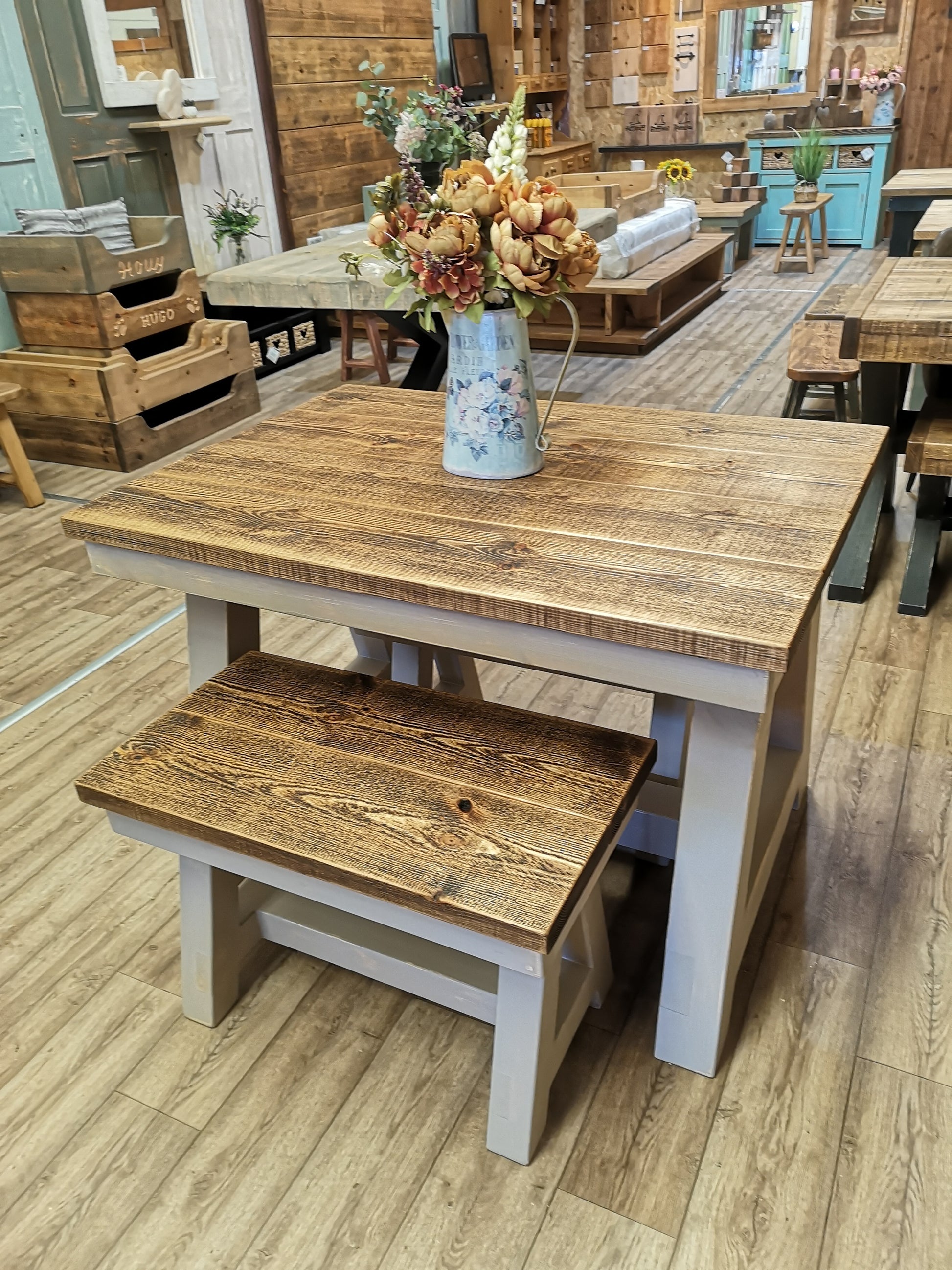 Jacobean & Shore Rocks in Shab Finish