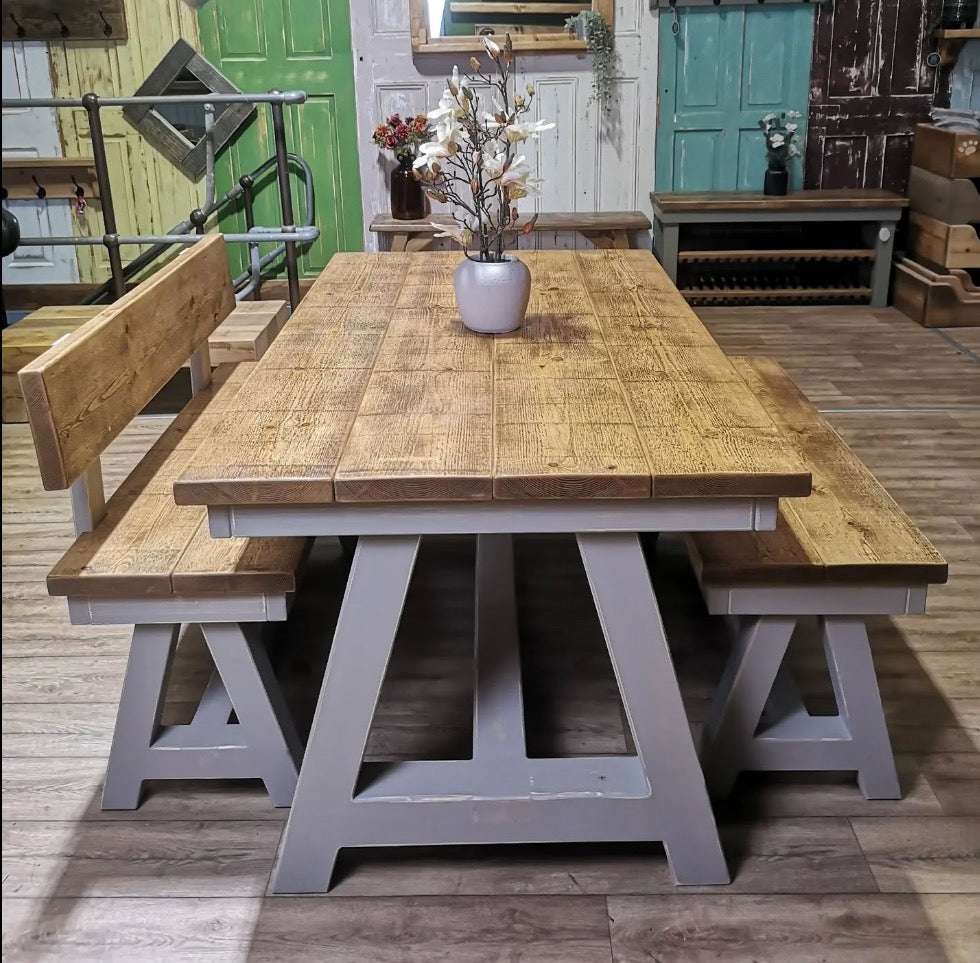 Medium Oak & Shore Rocks in Shab Finish