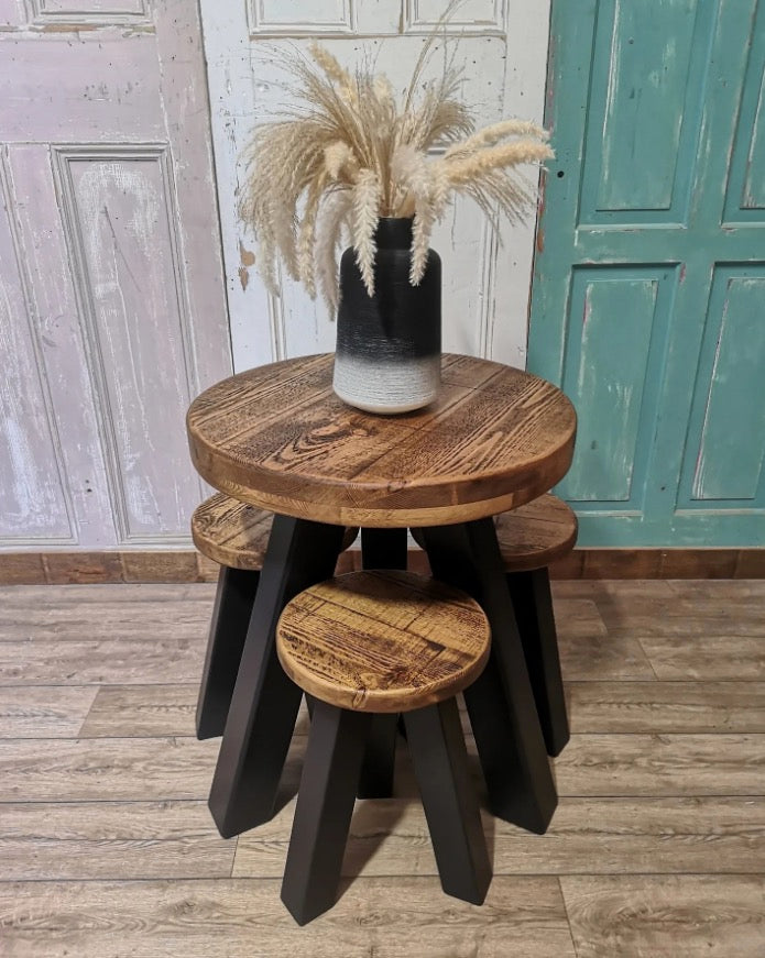 Jacobean & Pitch Black