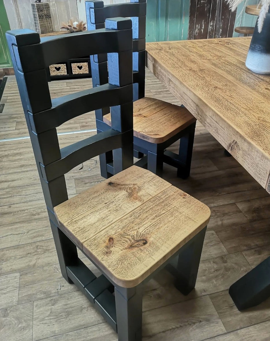 Medium Oak & Pitch Black