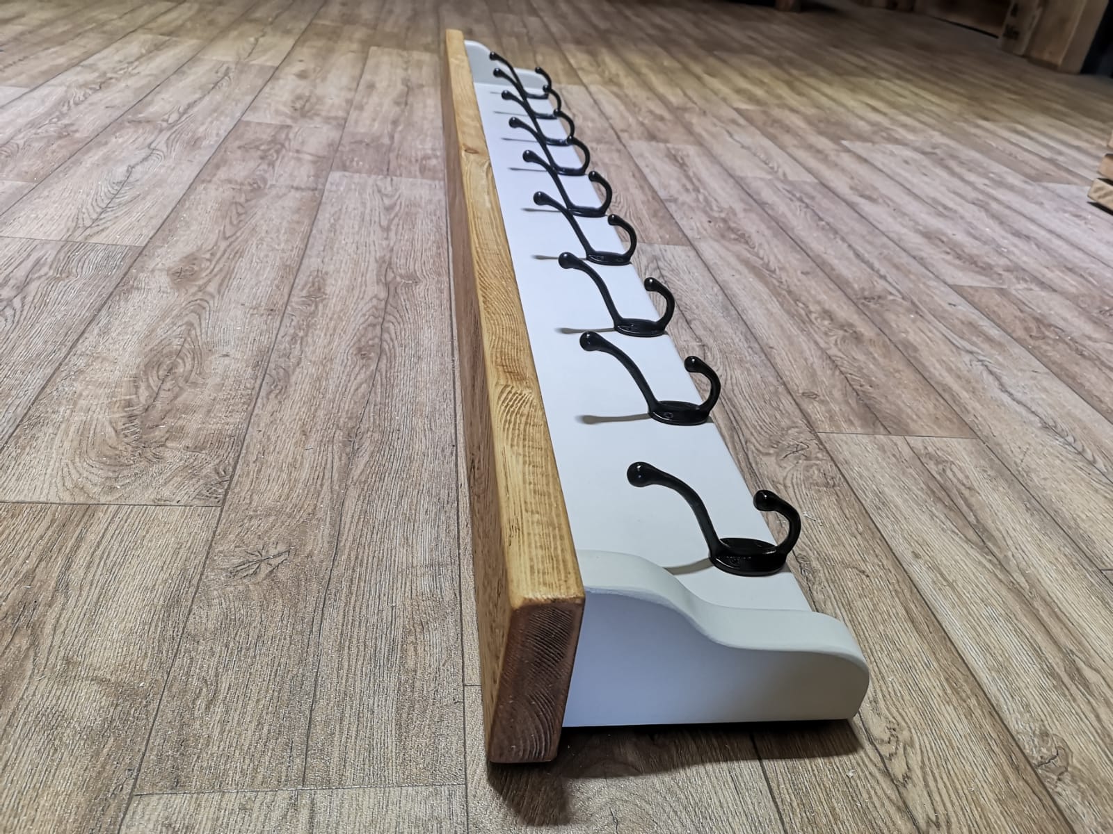 Medium Oak & White White Solid