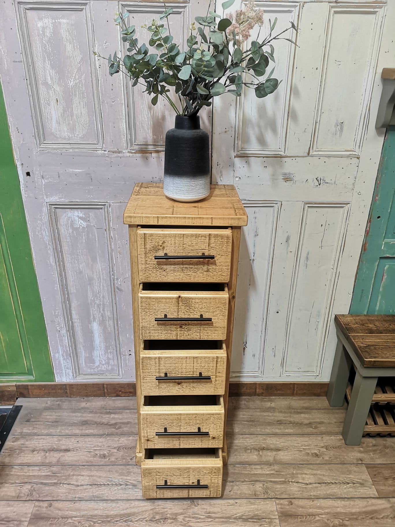 Light Oak with Black T-Bars