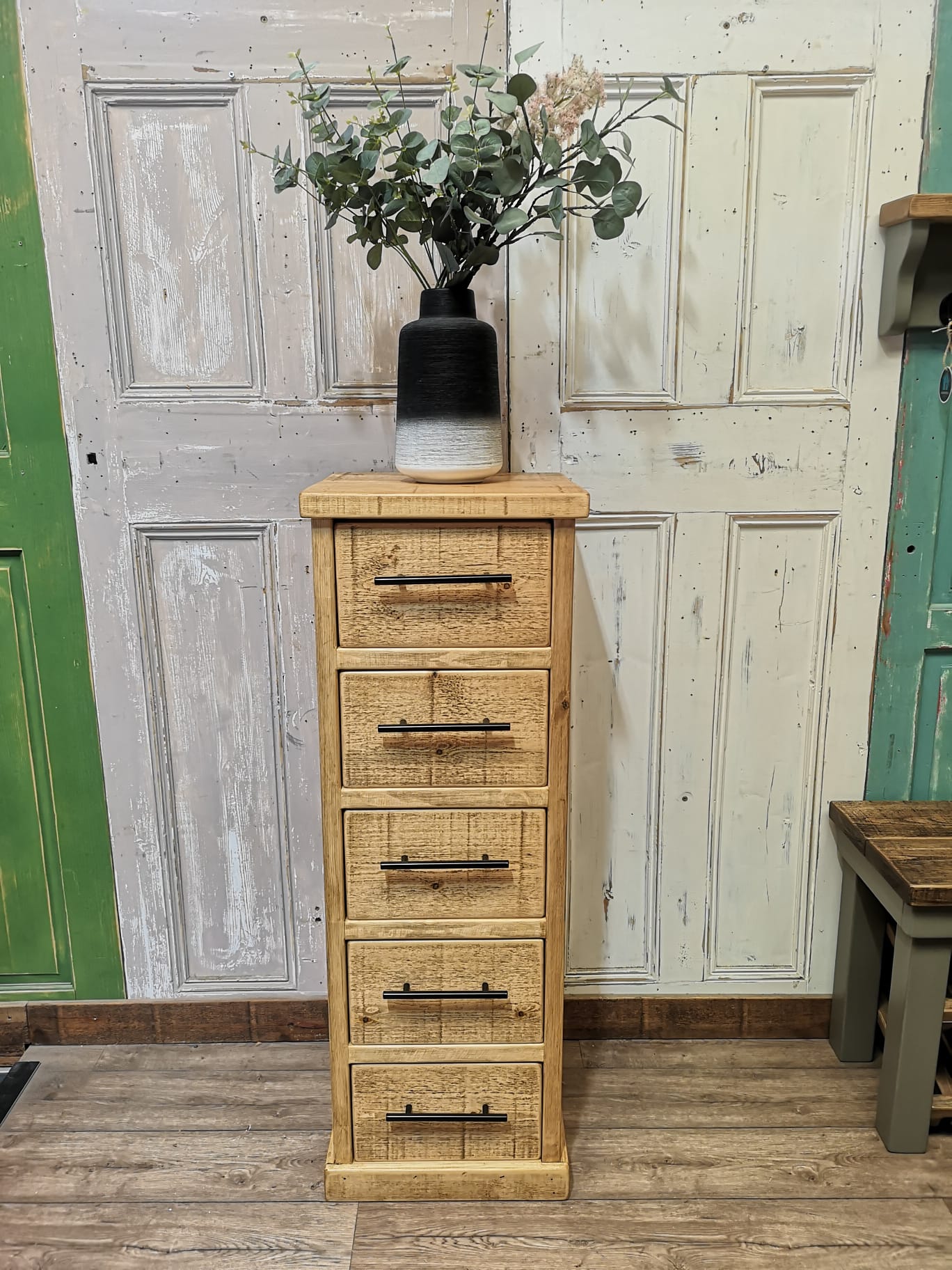 Light Oak with Black T-Bars