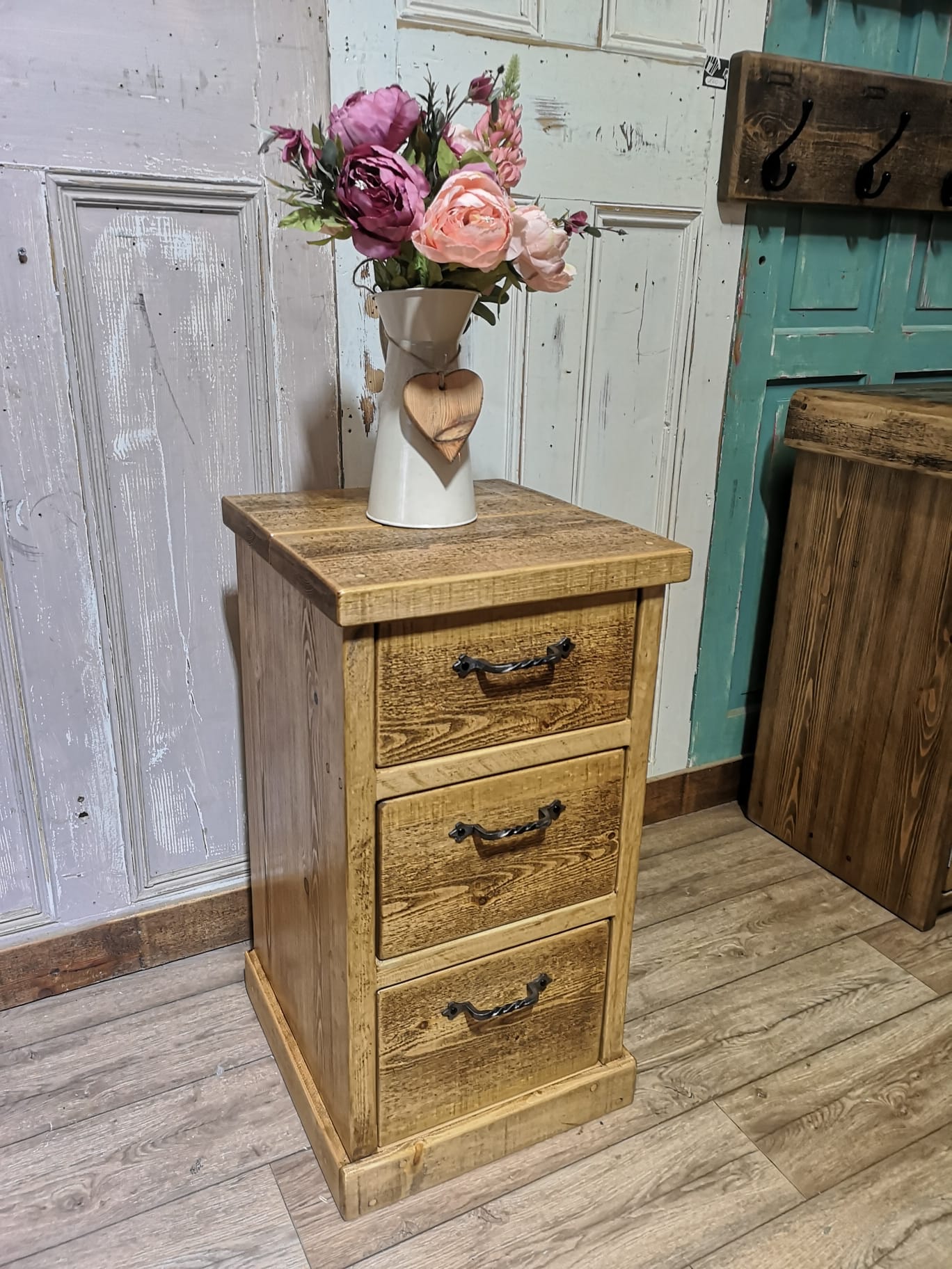 Medium Oak with Pewter Twists