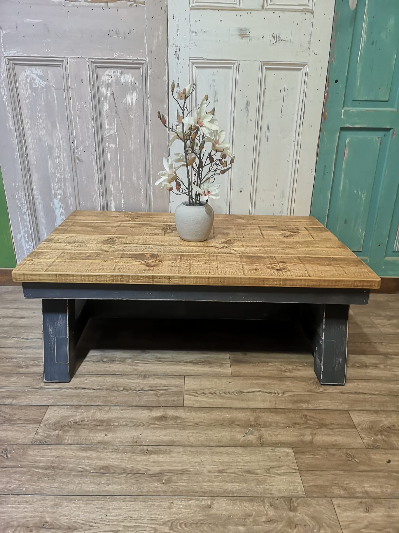 Large Size in Medium Oak & Black Heron Shab