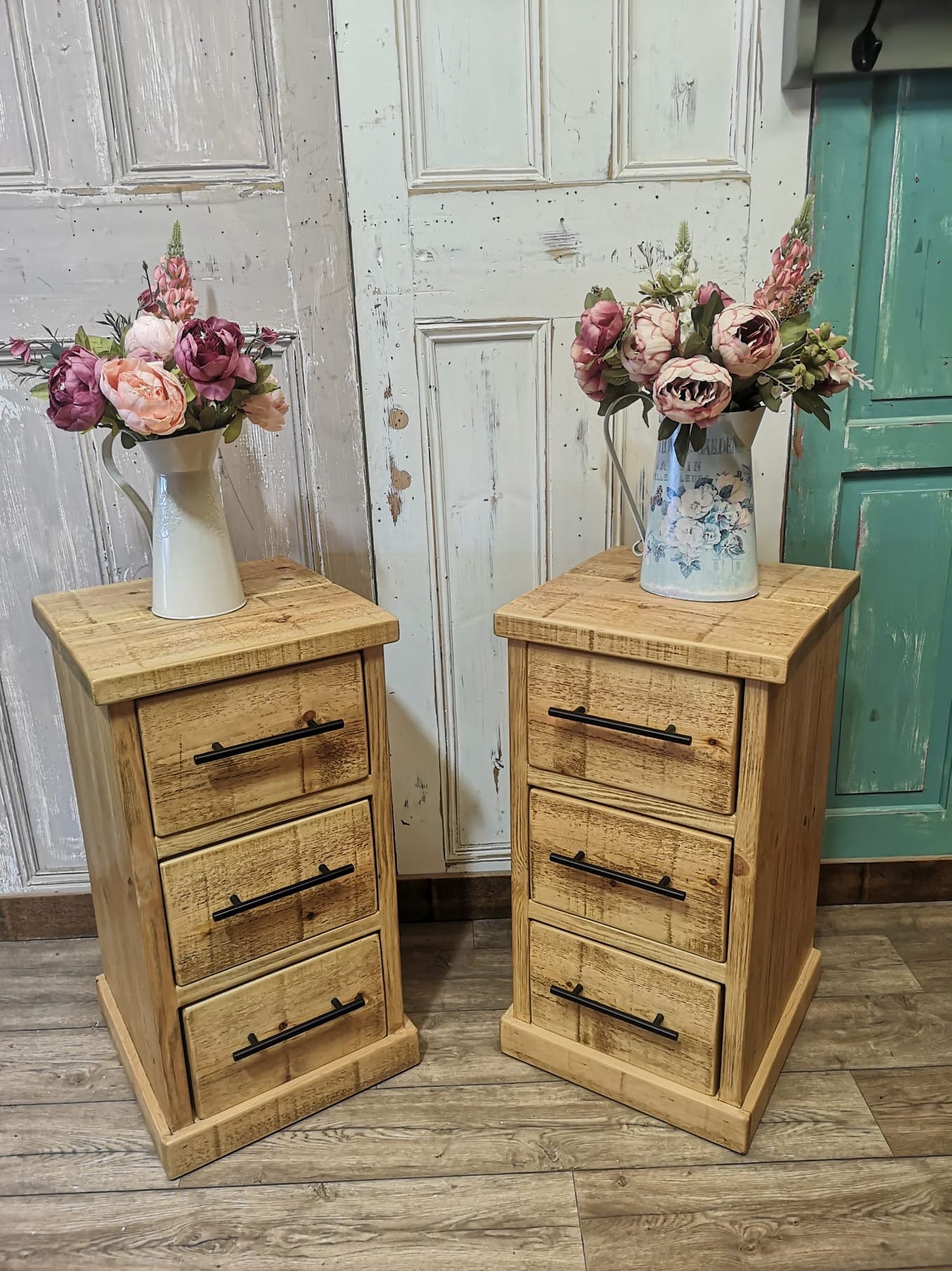 OUTLET - Country Cottage Bedside Drawers