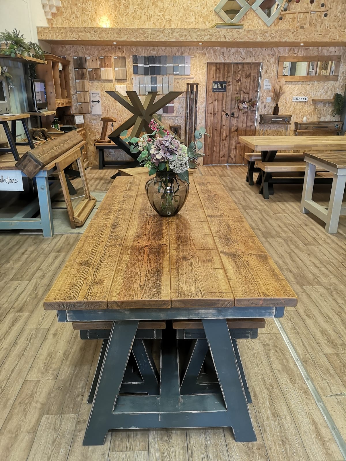 OUTLET - Trestle Dining Set