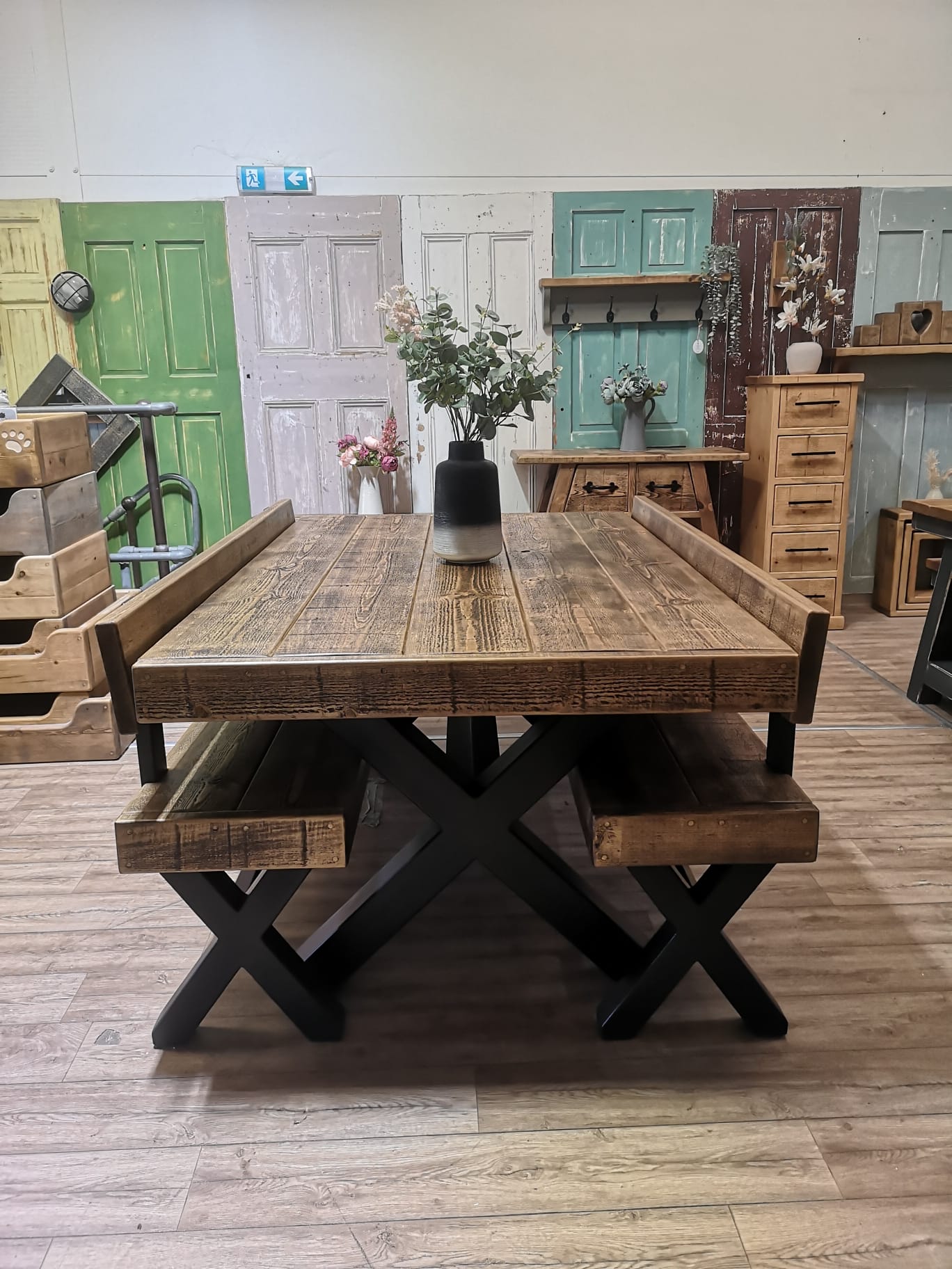 OUTLET - Bolton Banquet High-Back Dining Set