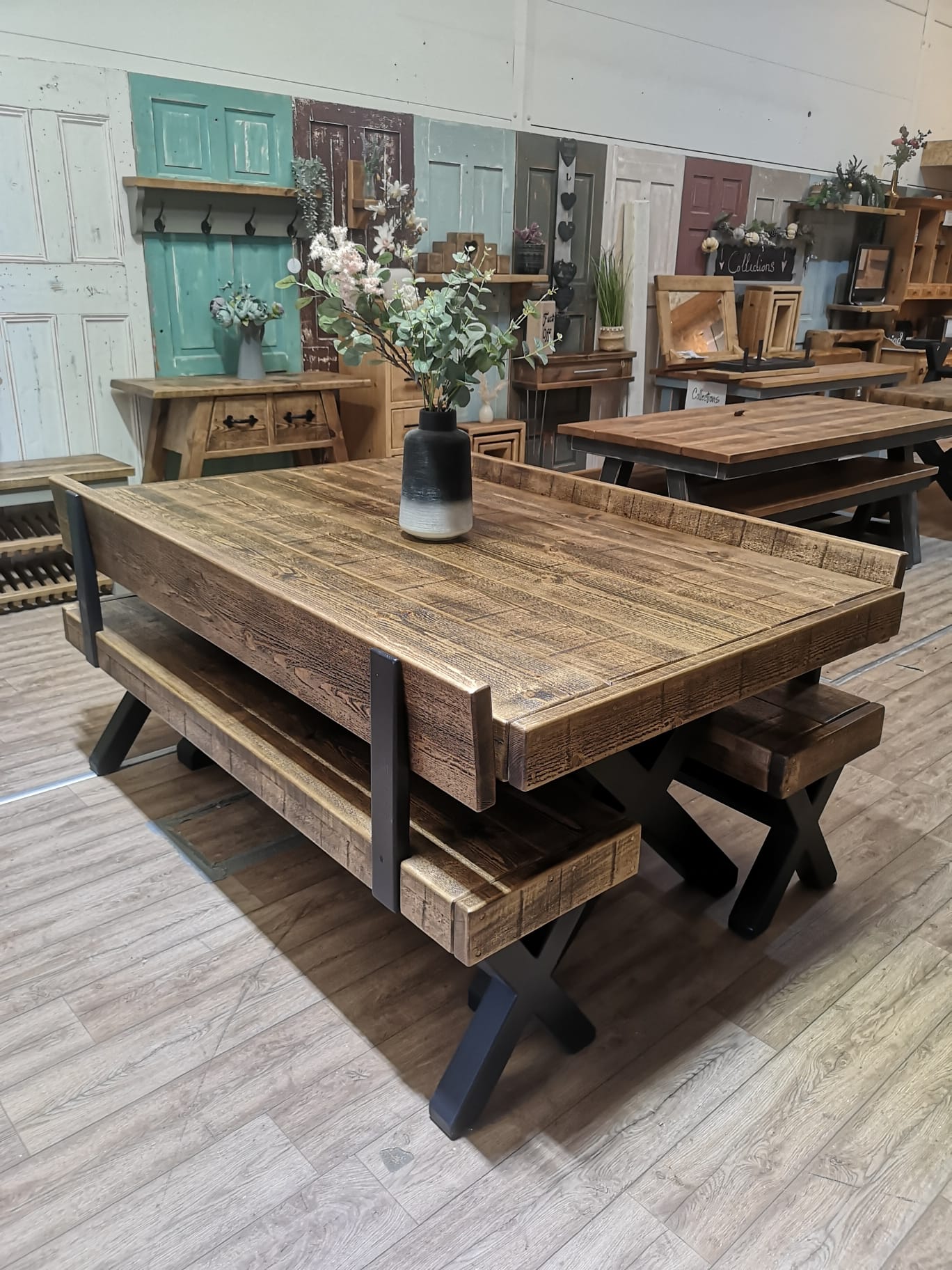OUTLET - Bolton Banquet High-Back Dining Set