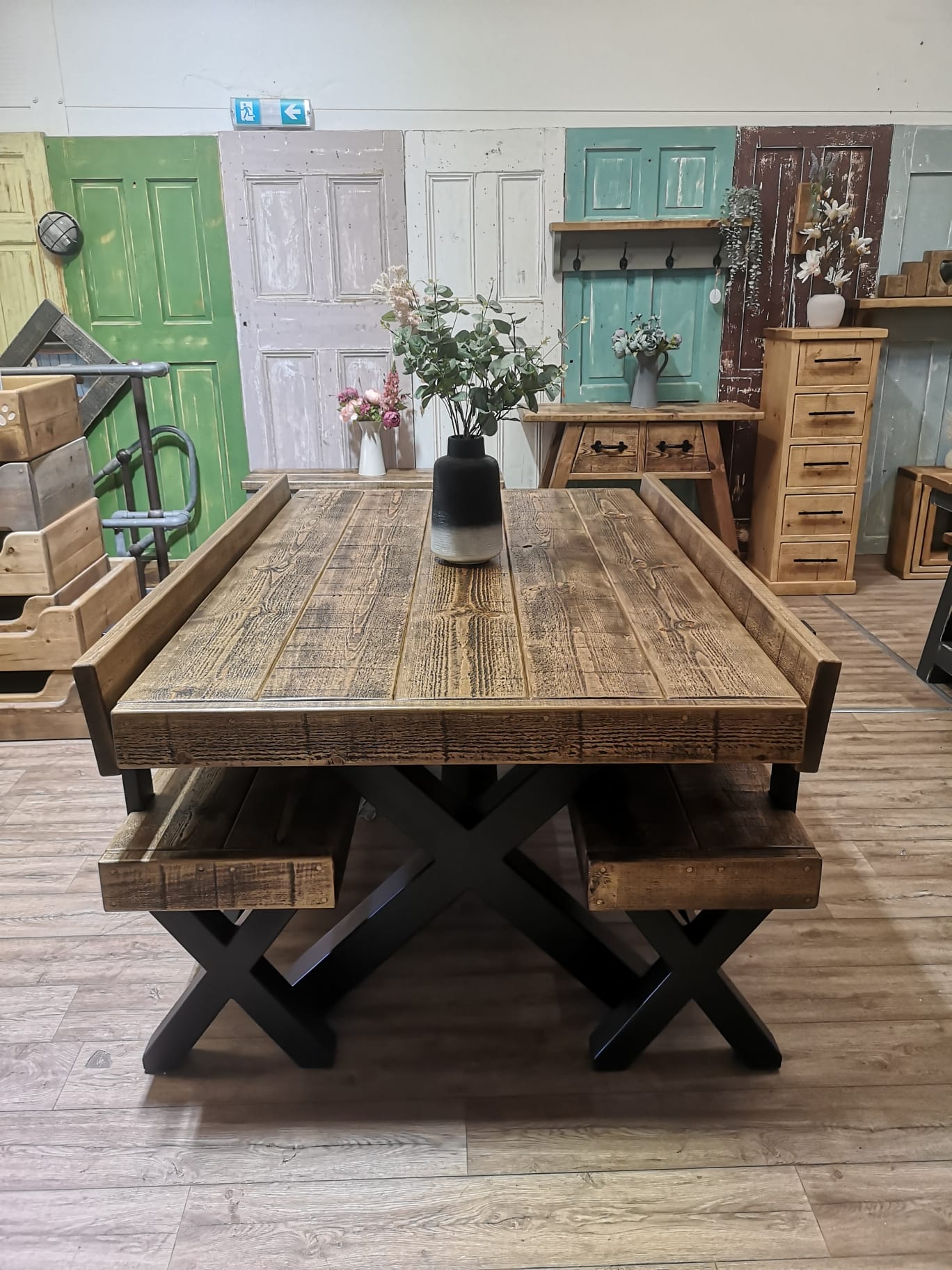 OUTLET - Bolton Banquet High-Back Dining Set