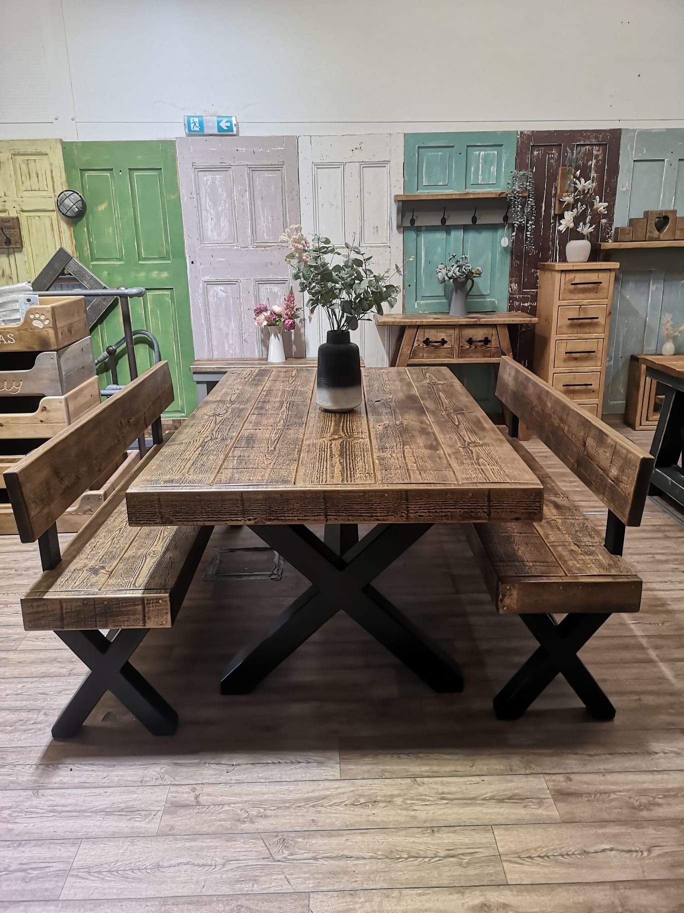 OUTLET - Bolton Banquet High-Back Dining Set